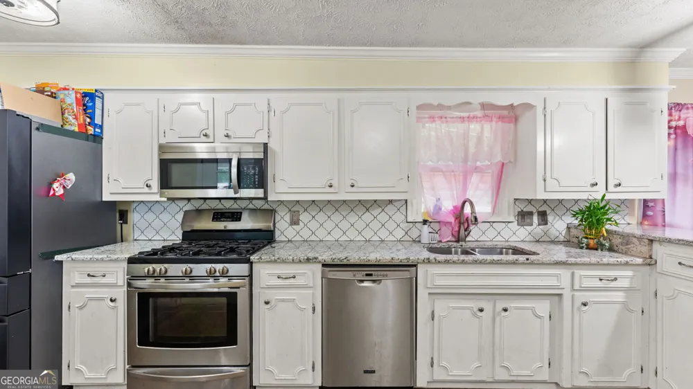301 Briarwood DR Calhoun, GA 30701