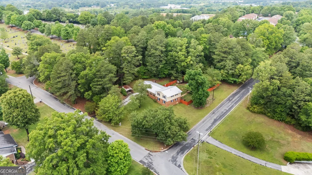 301 Briarwood DR Calhoun, GA 30701