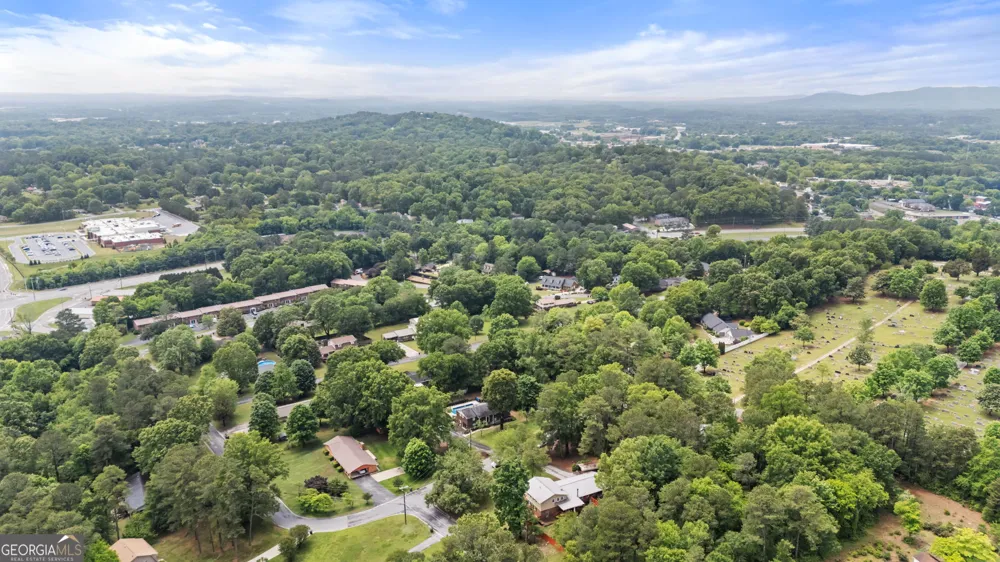 301 Briarwood DR Calhoun, GA 30701