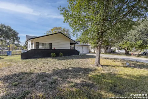 3411 Vinecrest