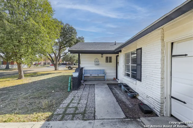 3411 Vinecrest Kirby, TX 78219