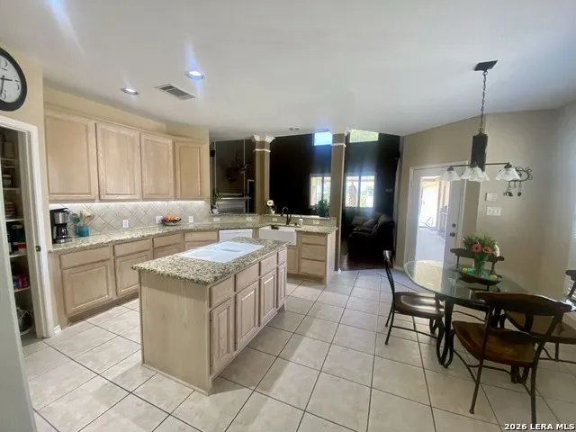 256 Las Brisas Seguin, TX 78155