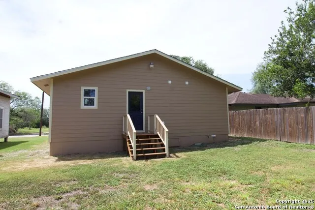 806 W Powell Beeville, TX 78102