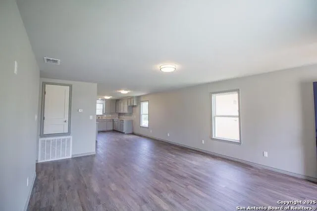 806 W Powell Beeville, TX 78102