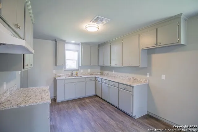 806 W Powell Beeville, TX 78102
