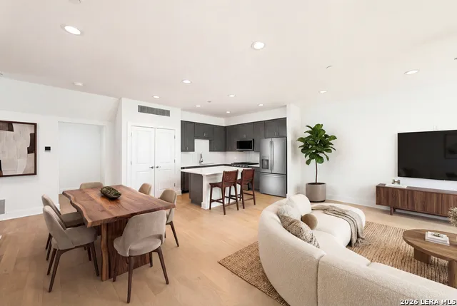 414 SANTA CLARA PL San Antonio, TX 78210