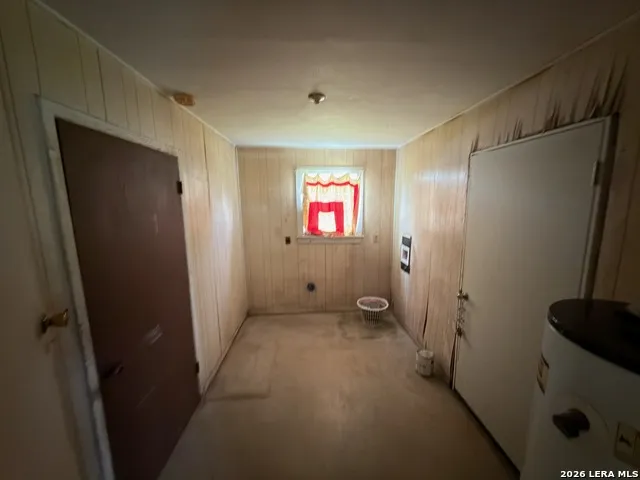 1920 Sutherland Springs Rd Floresville, TX 78114