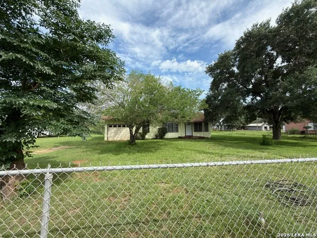 1920 Sutherland Springs Rd Floresville, TX 78114