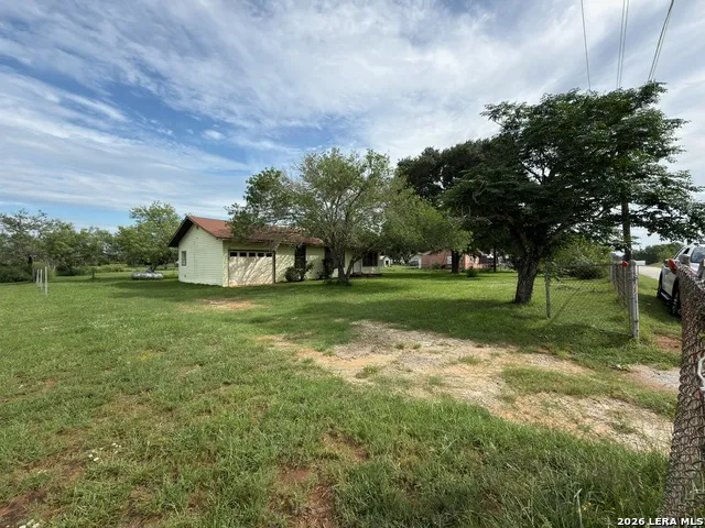 1920 Sutherland Springs Rd Floresville, TX 78114
