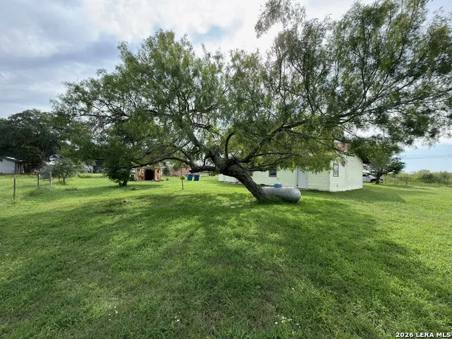 1920 Sutherland Springs Rd Floresville, TX 78114