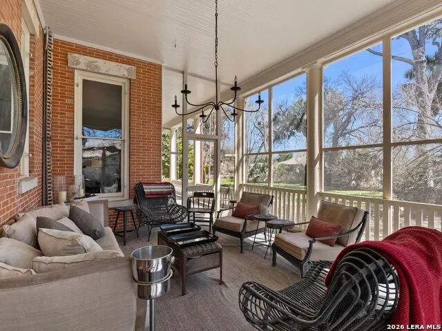 372 Magazine Ave New Braunfels, TX 78130