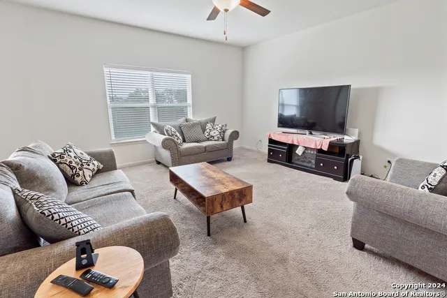 15406 Escalante Pass Von Ormy, TX 78073
