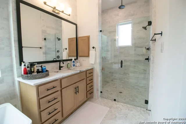7302 Cresta Bulivar San Antonio, TX 78256