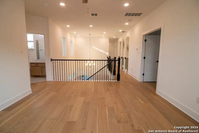 7302 Cresta Bulivar San Antonio, TX 78256