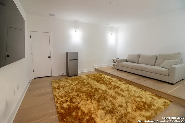 7302 Cresta Bulivar San Antonio, TX 78256