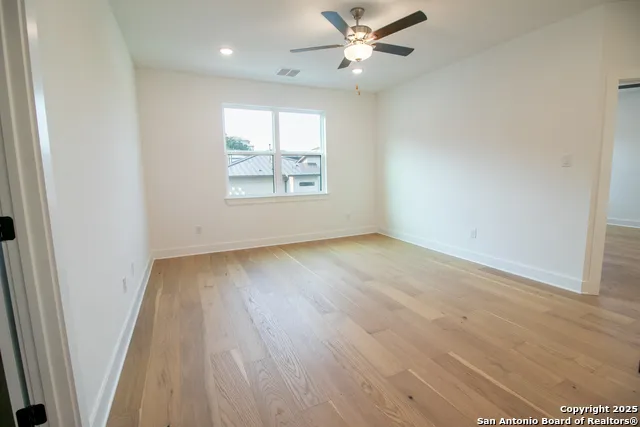 7302 Cresta Bulivar San Antonio, TX 78256