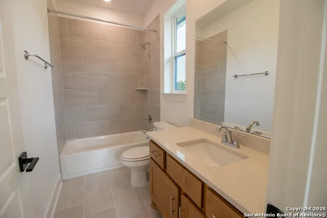 7302 Cresta Bulivar San Antonio, TX 78256