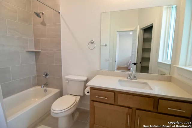 7302 Cresta Bulivar San Antonio, TX 78256