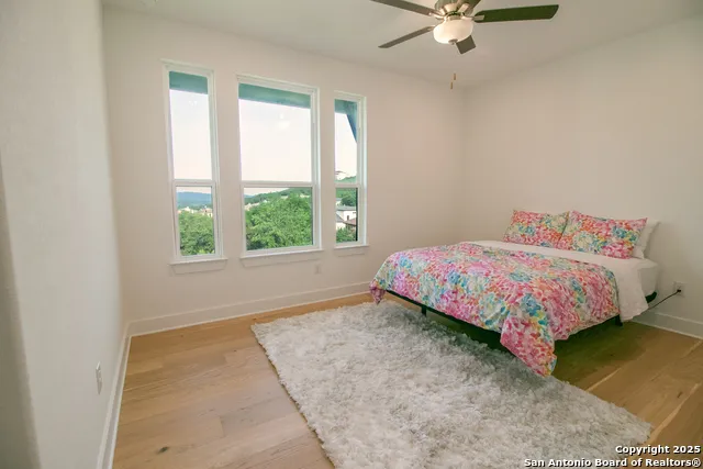 7302 Cresta Bulivar San Antonio, TX 78256