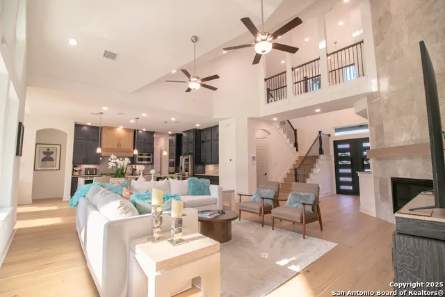 7302 Cresta Bulivar San Antonio, TX 78256