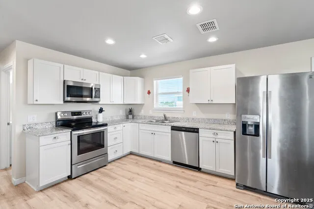 274 Post Oak Ln Rockport, TX 78382