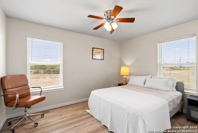 274 Post Oak Ln Rockport, TX 78382