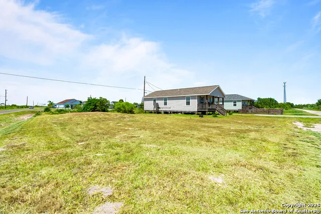 274 Post Oak Ln Rockport, TX 78382