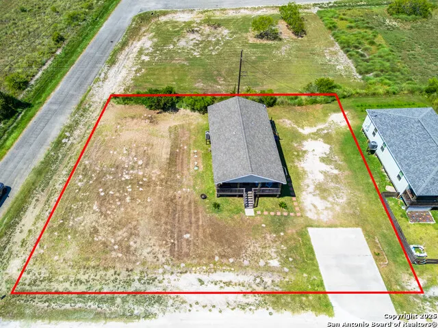 274 Post Oak Ln Rockport, TX 78382