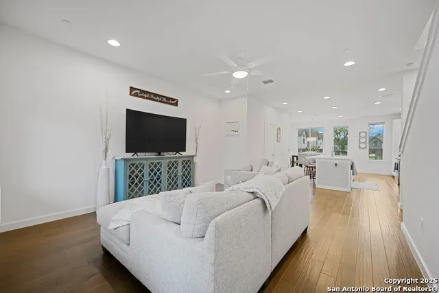 102 Tendick # 902 #UNIT 902 San Antonio, TX 78209