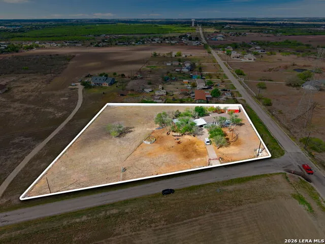 2490 Schwab Seguin, TX 78155