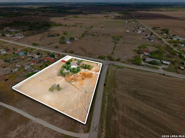 2490 Schwab Seguin, TX 78155