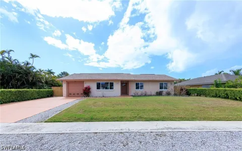 Gulfstream Street