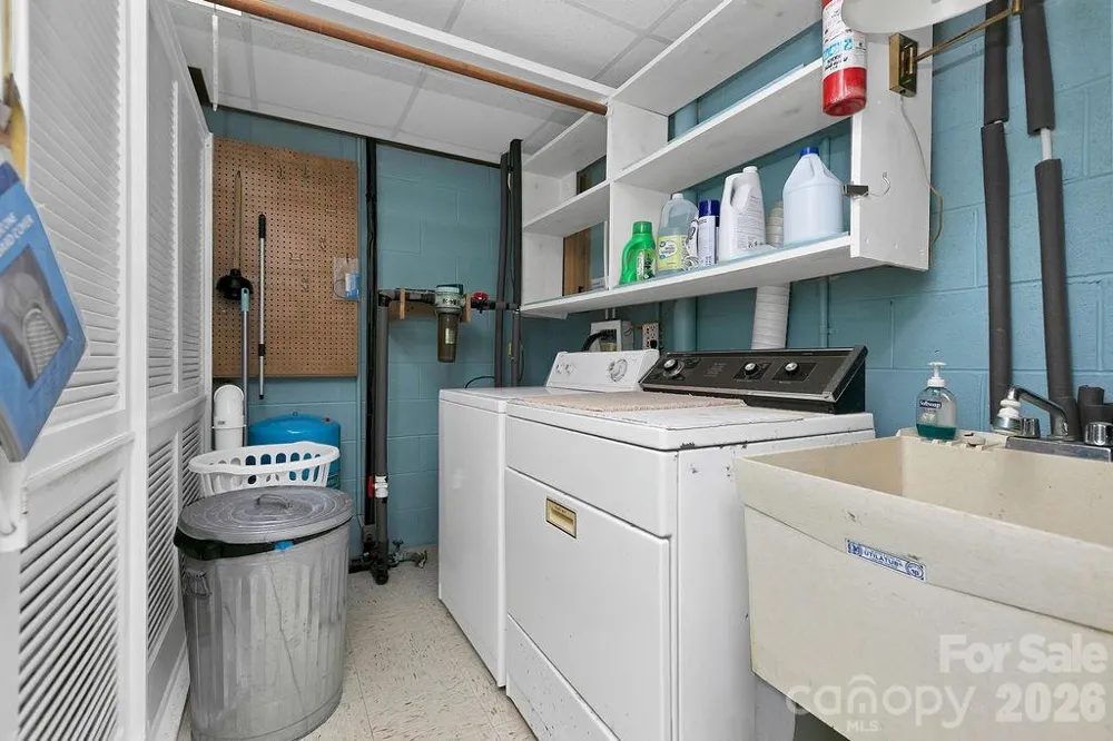 108 Easy Street Cedar Mountain, NC 28718