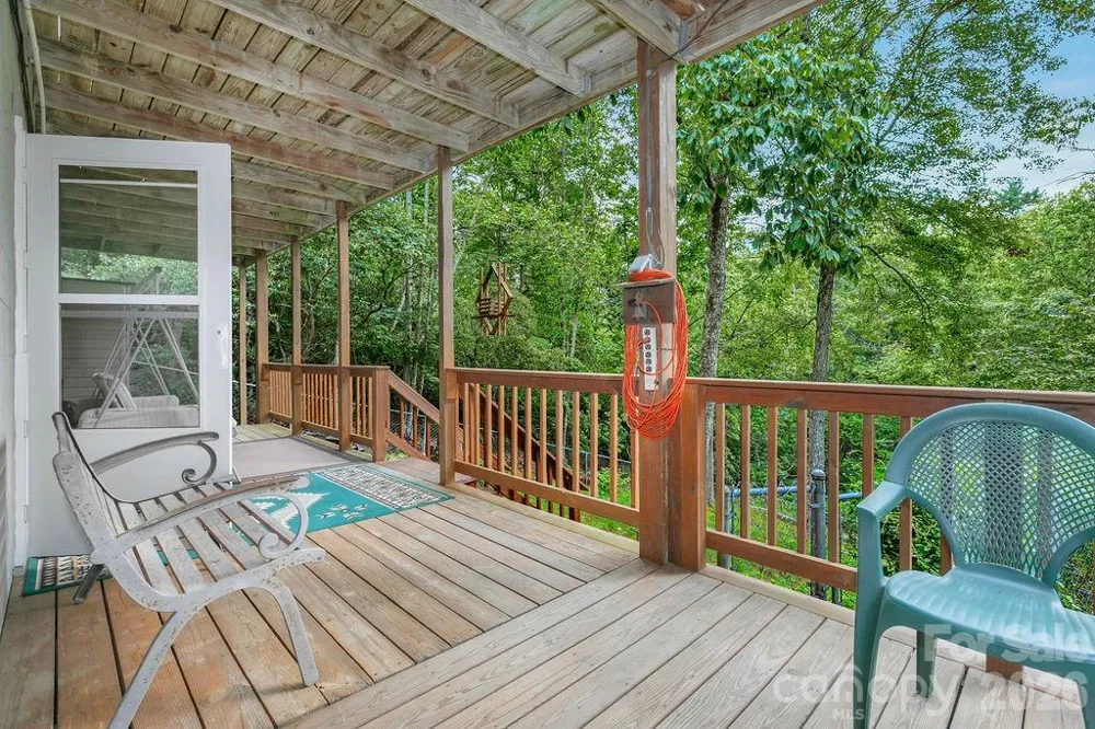 108 Easy Street Cedar Mountain, NC 28718