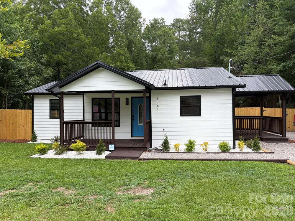 8761 Old Wire Road Laurel Hill, NC 28351