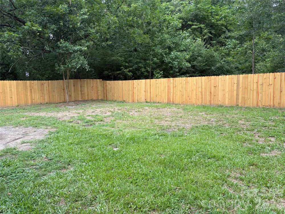 8761 Old Wire Road Laurel Hill, NC 28351