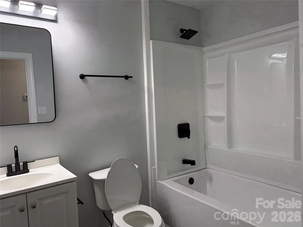 8761 Old Wire Road Laurel Hill, NC 28351