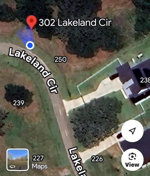 302 Lakeland Circle