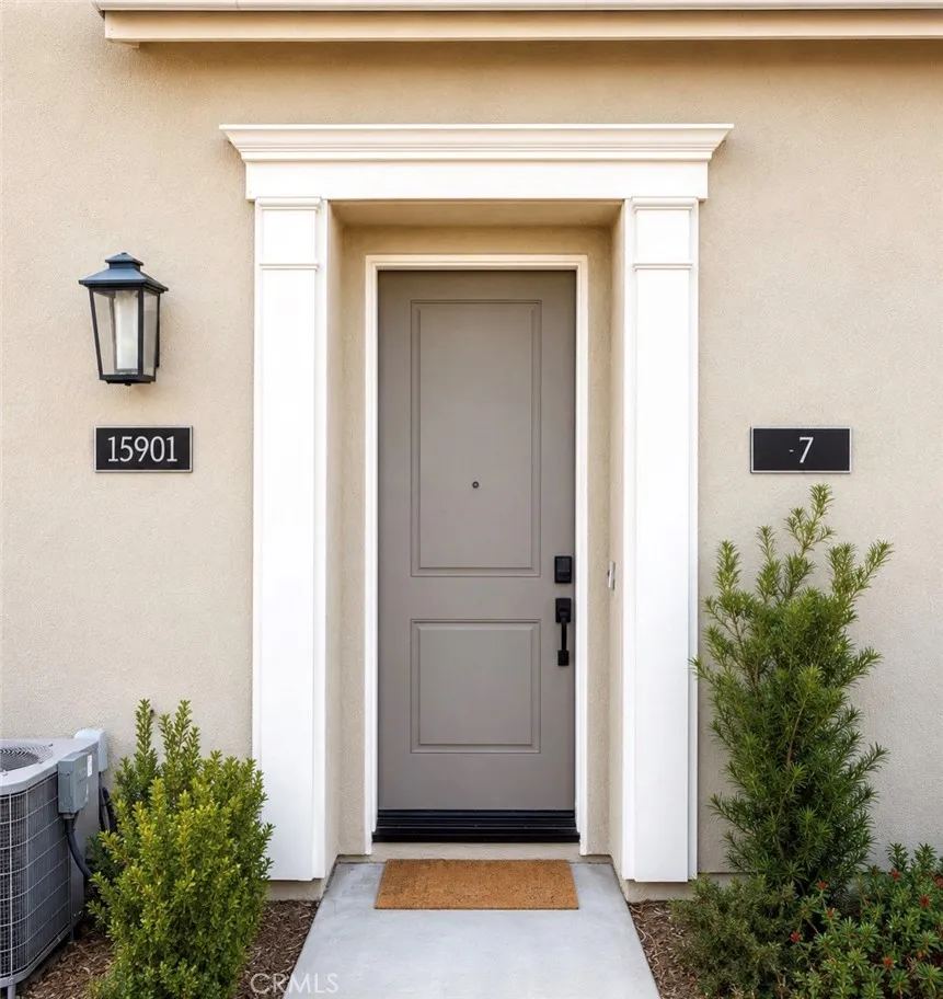15901 Stresa Lane #7 Fontana, CA 92336