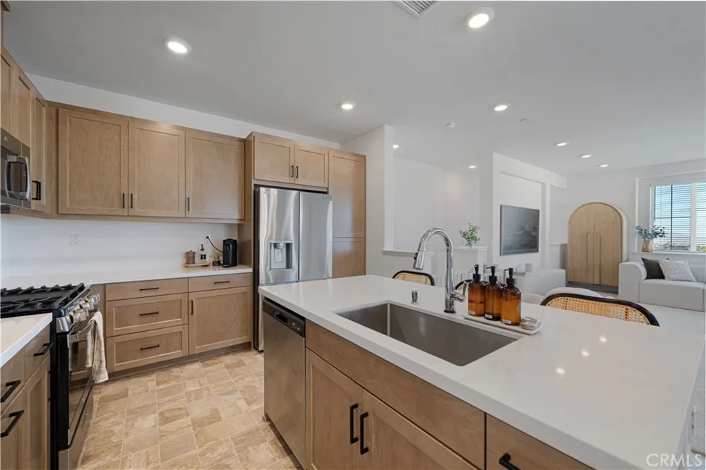 15901 Stresa Lane #7 Fontana, CA 92336
