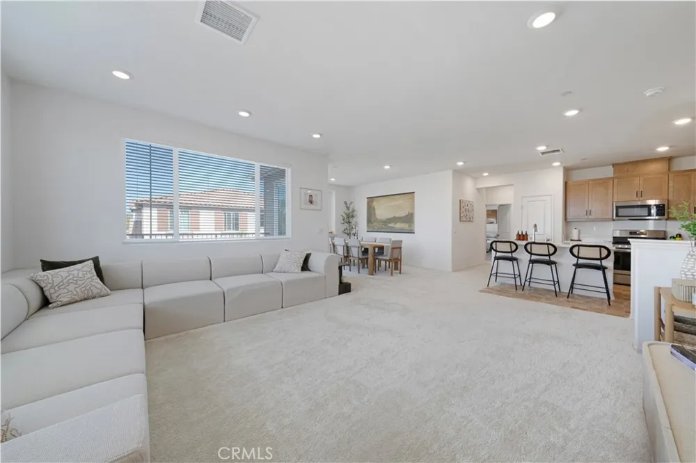 15901 Stresa Lane #7 Fontana, CA 92336