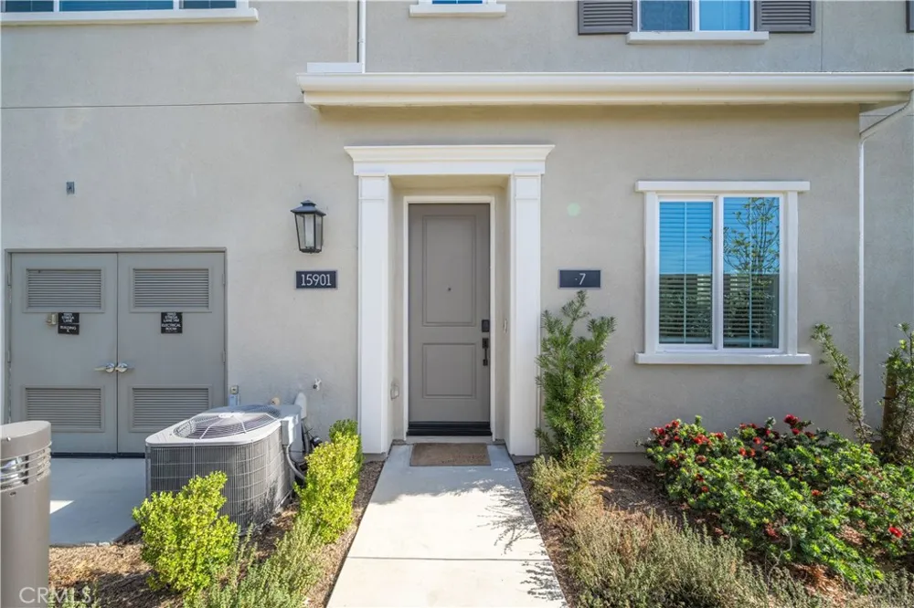 15901 Stresa Lane #7 Fontana, CA 92336