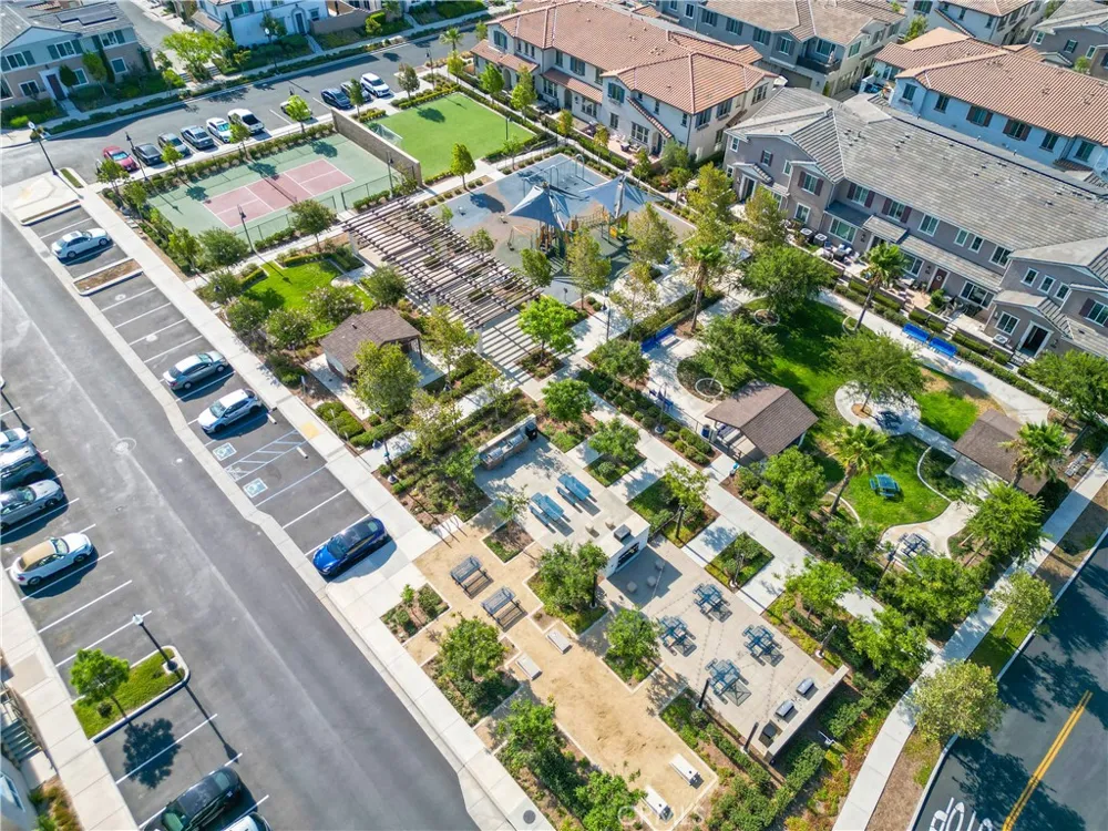15901 Stresa Lane #7 Fontana, CA 92336