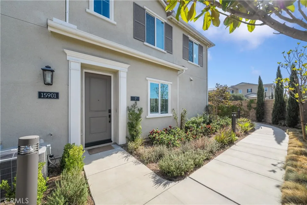 15901 Stresa Lane #7 Fontana, CA 92336