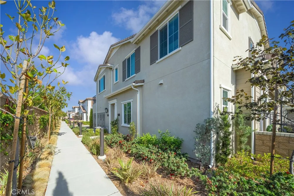 15901 Stresa Lane #7 Fontana, CA 92336