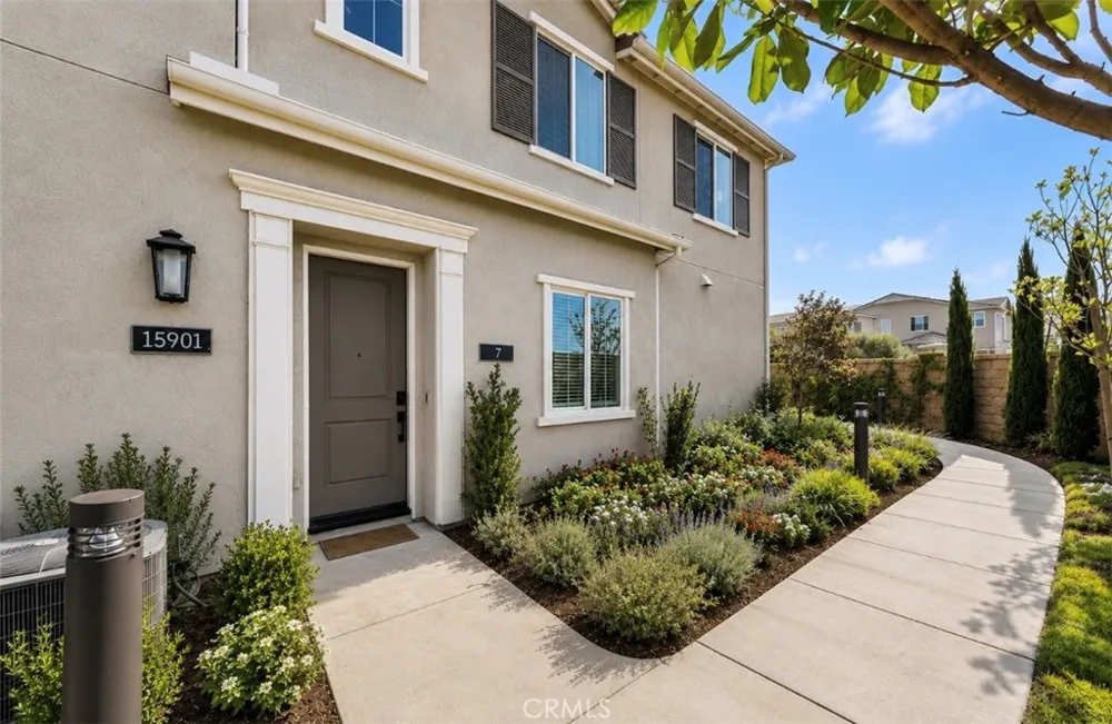 15901 Stresa Lane #7 Fontana, CA 92336