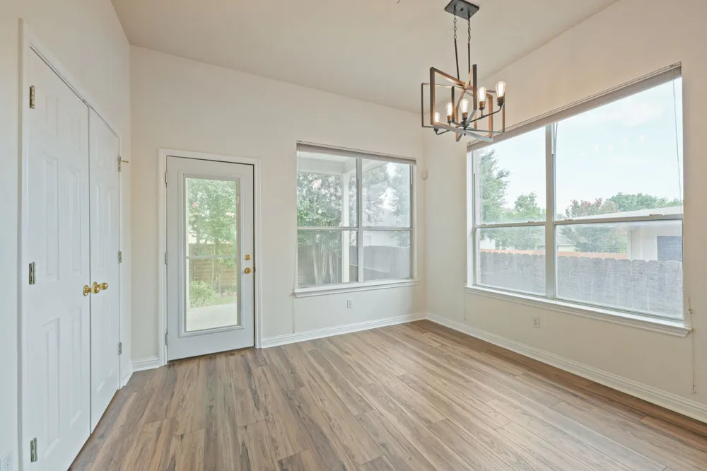 10013 Isle Royale Way Austin, TX 78747