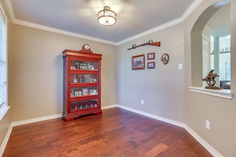 613 Cessna Court Saginaw, TX 76179