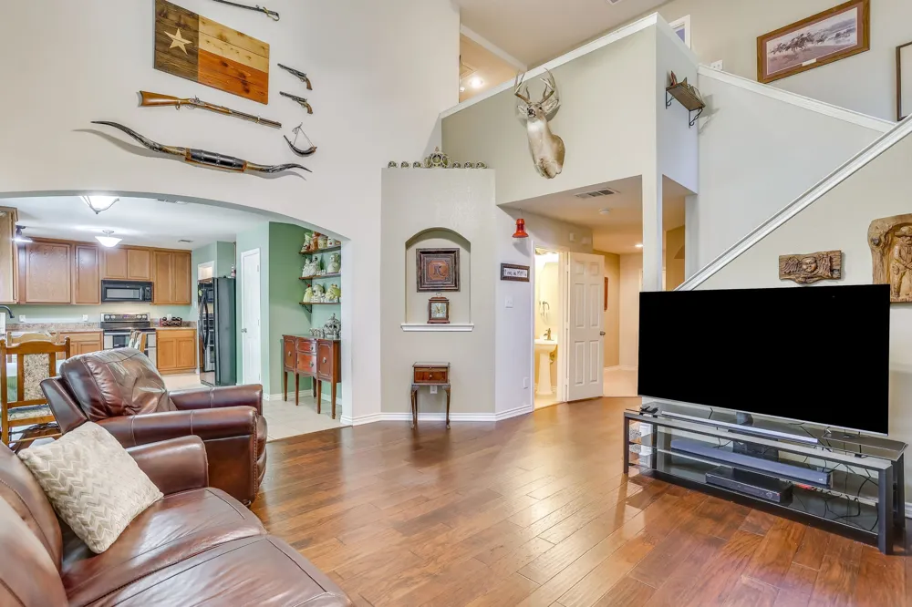 613 Cessna Court Saginaw, TX 76179