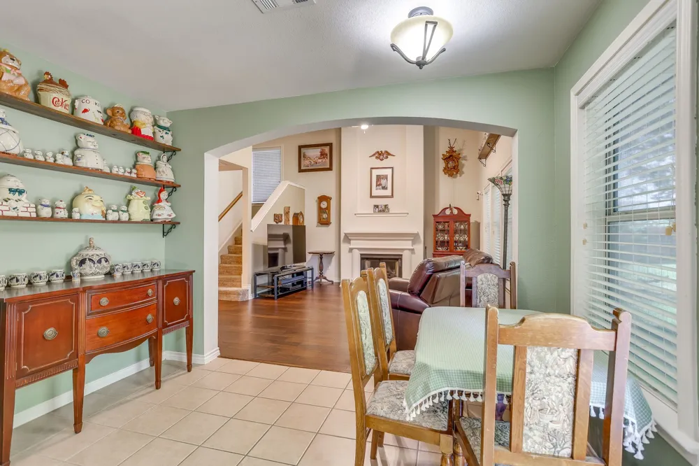 613 Cessna Court Saginaw, TX 76179
